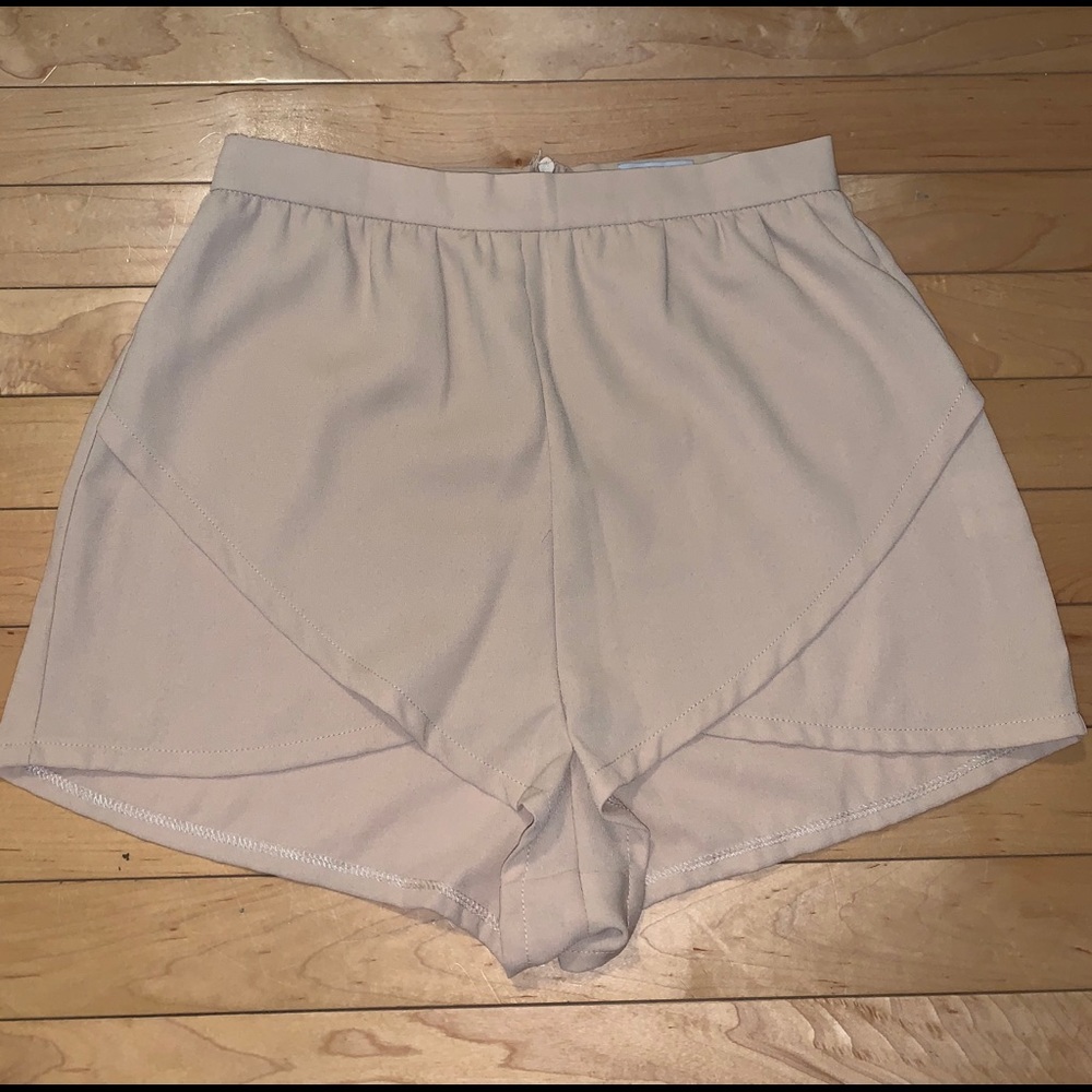 Tan chiffon shorts from Tobi